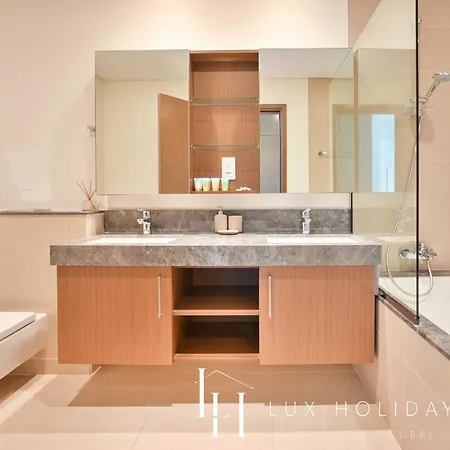 Lux 52 42 Deluxe Marina View Suite 1 Дубай Экстерьер фото